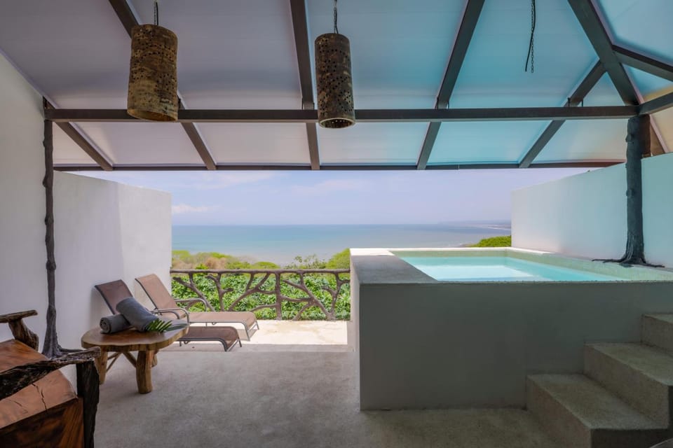 Akua Suites Ocean View Hotel in Puntarenas Province
