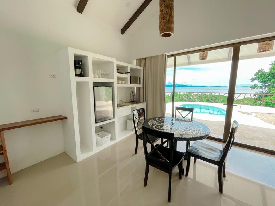 Akua Suites Ocean View Hotel in Puntarenas Province