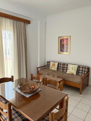 Rosmaris Apartments Hotel in Platanias