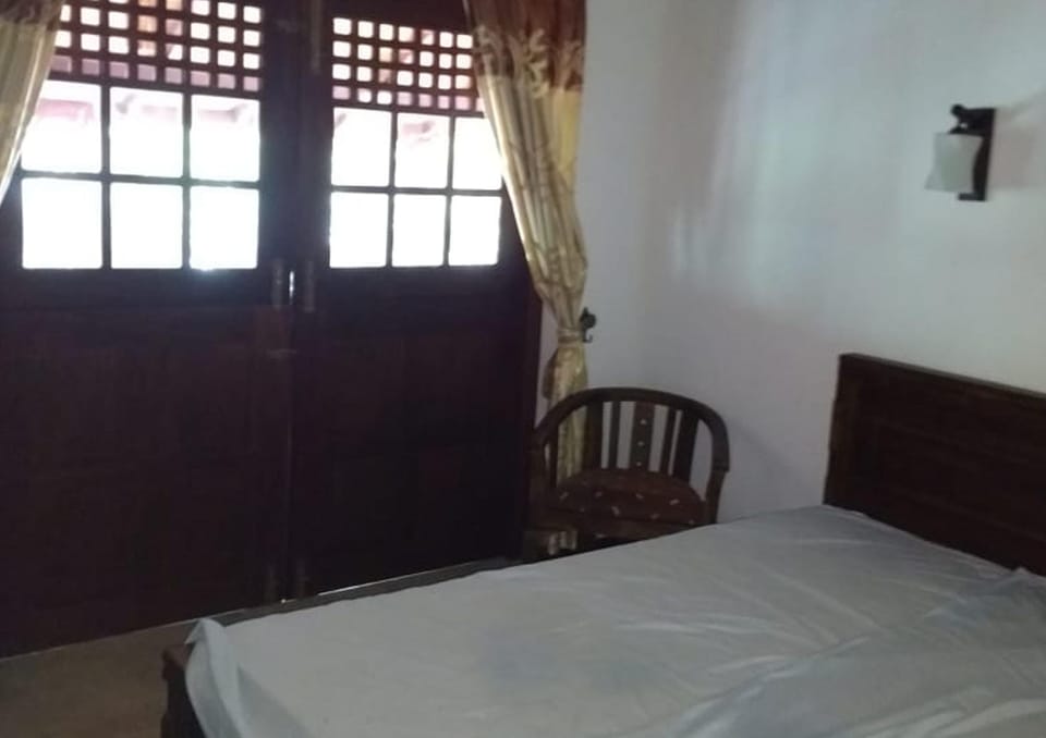Yoho Lavonrich Bungalow Hotel in Western Province