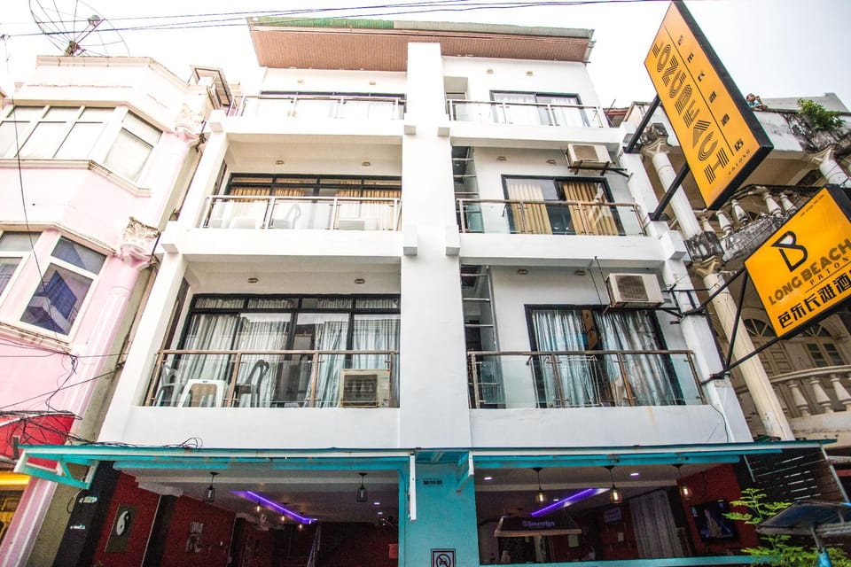 Long Beach Hotel Patong Hotel in Patong
