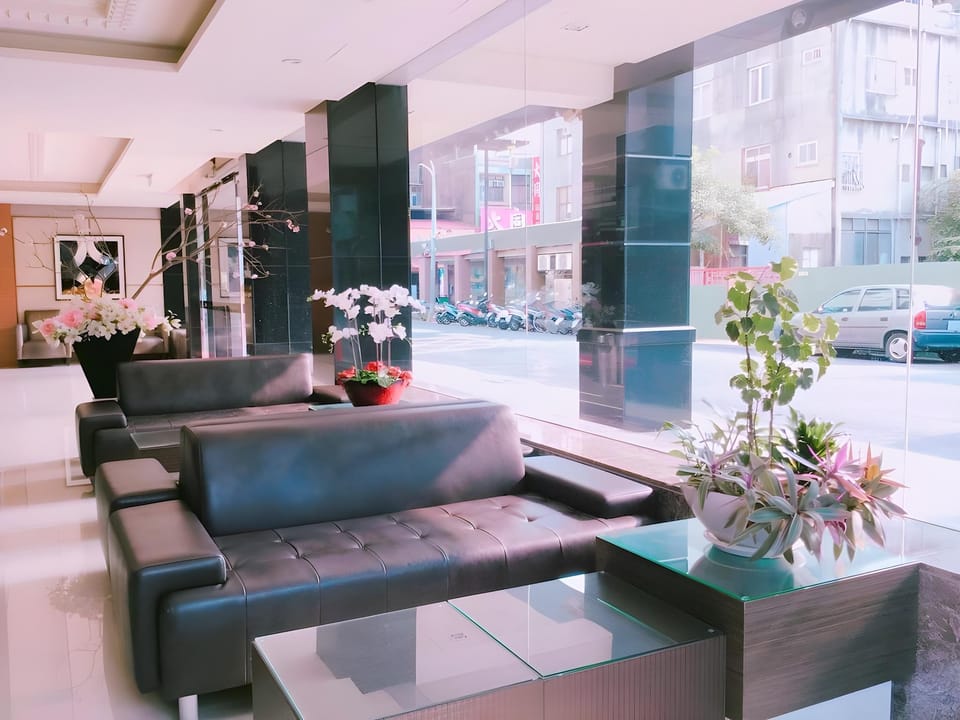 Paris Business Hotel Hotel in Kaohsiung