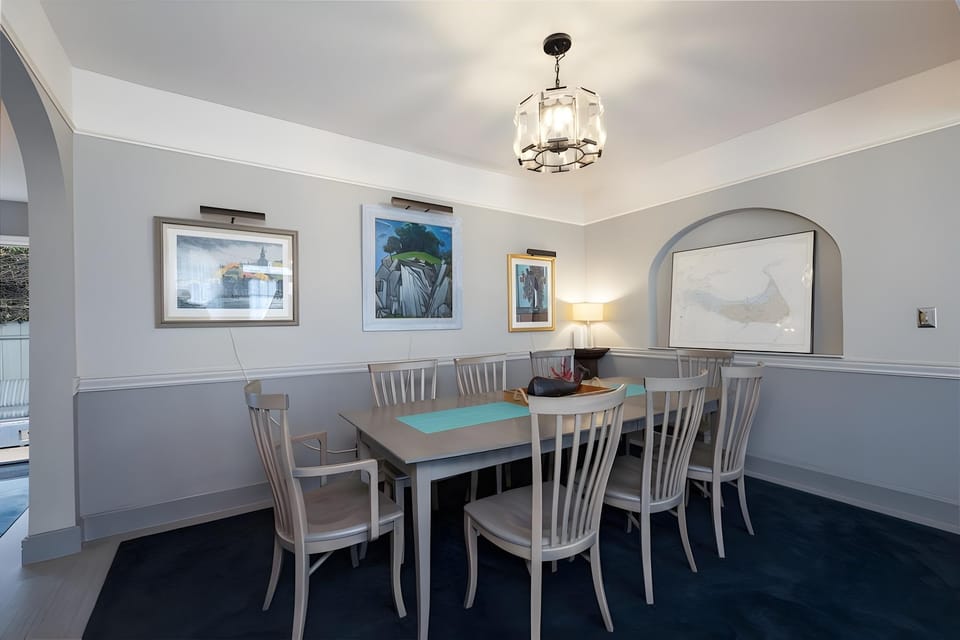 Nantucket Whale Inn Hotel in Half Moon Bay
