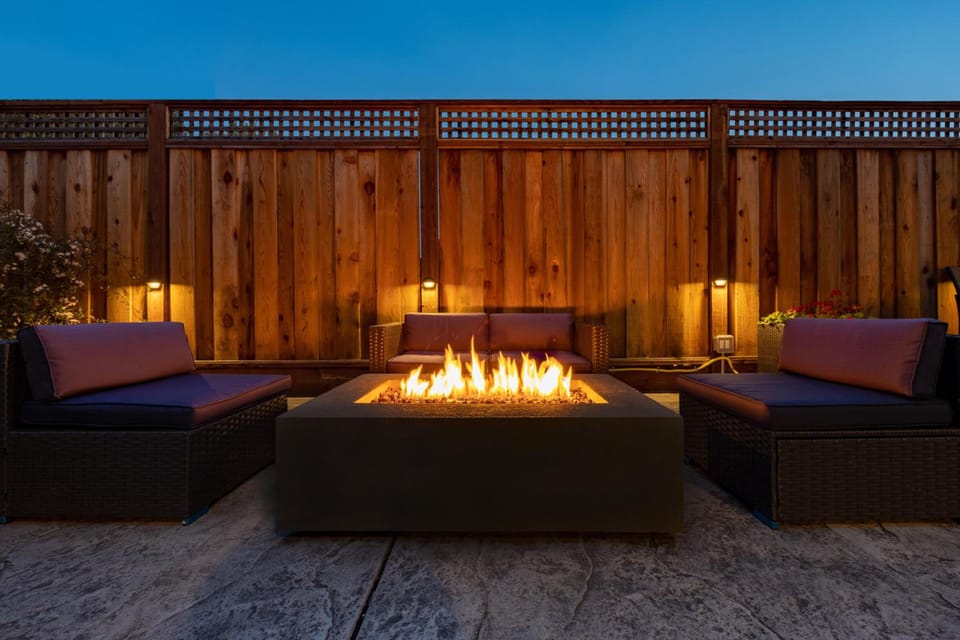 Nantucket Whale Inn Hotel in Half Moon Bay