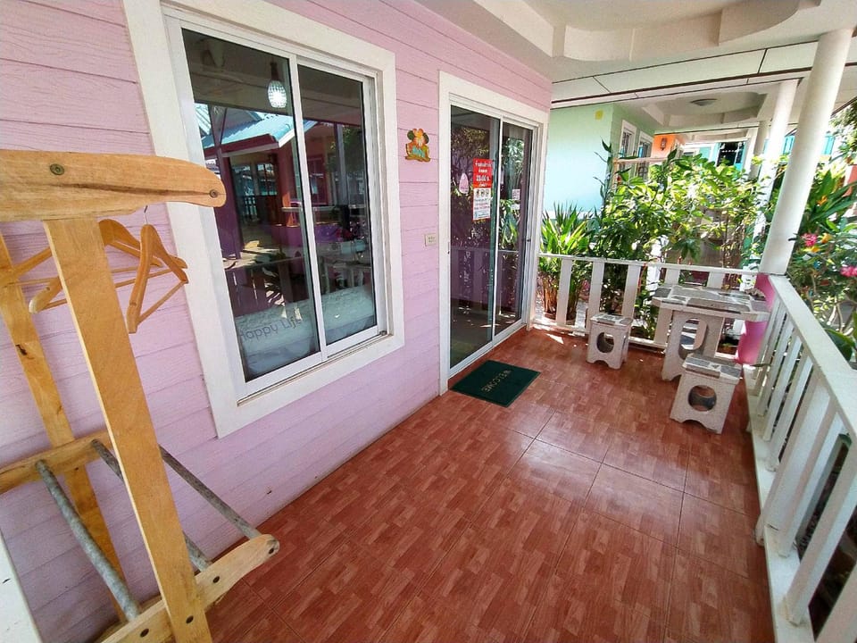 Baan Im Em Resort in Chon Buri Changwat