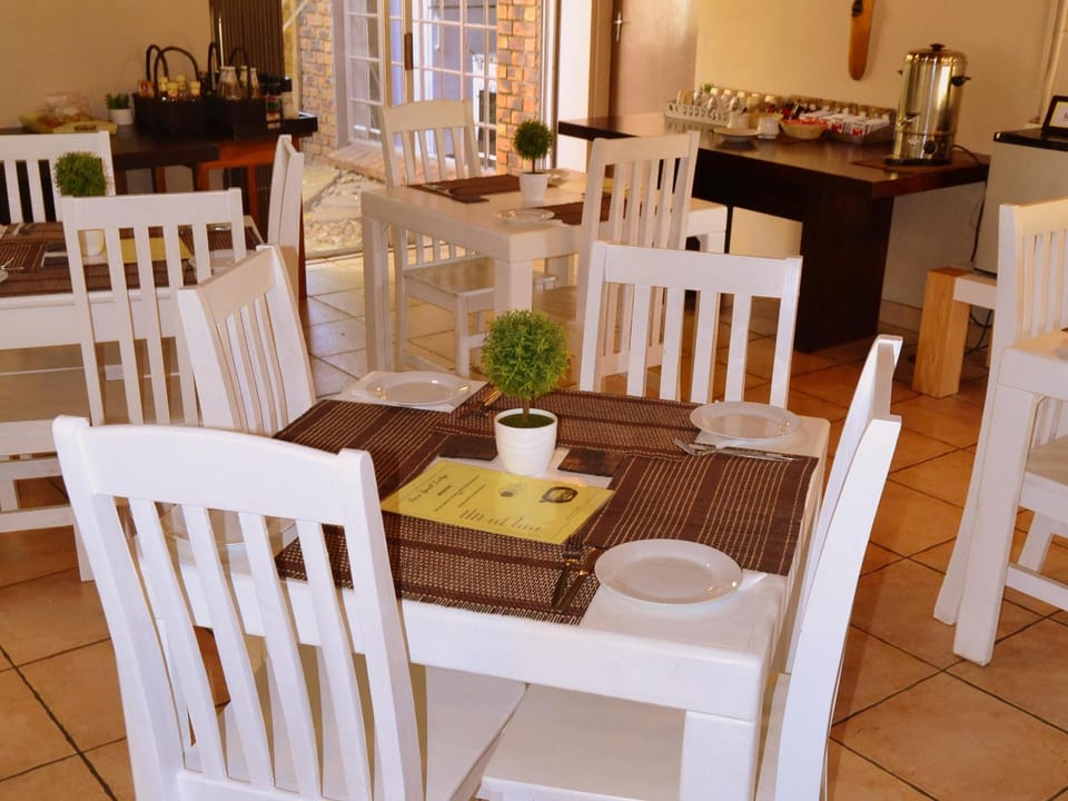 Aero Guest Lodge Hotel in Gauteng