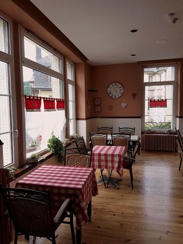 Le Pavillon Hotel in Auvergne-Rhône-Alpes