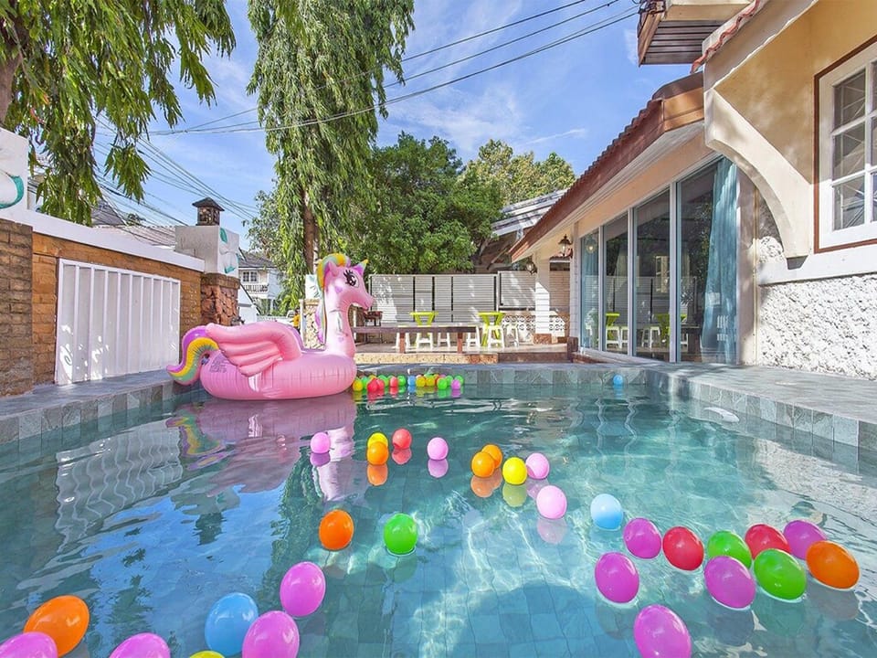 Swimming pool