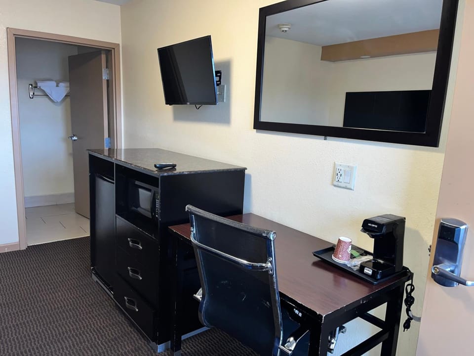 Circle Motor Lodge Motel in South Amboy