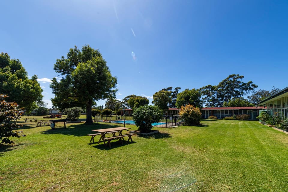 Captains Lodge International Motel in Victoria