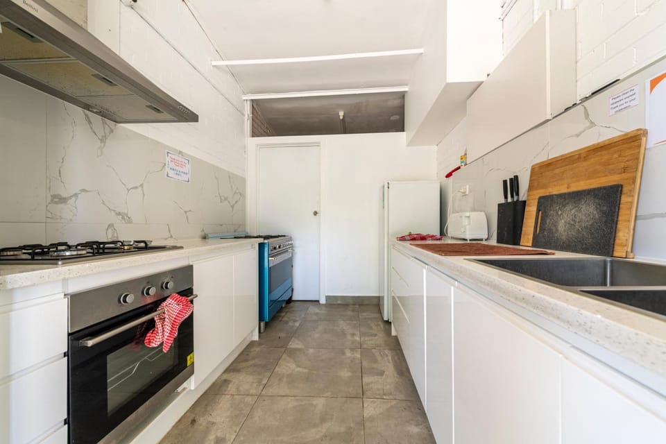 Captains Lodge International Motel in Victoria