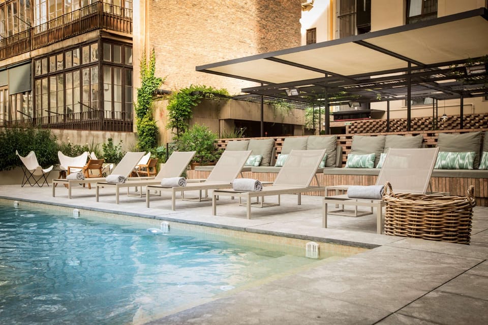 Swimming pool