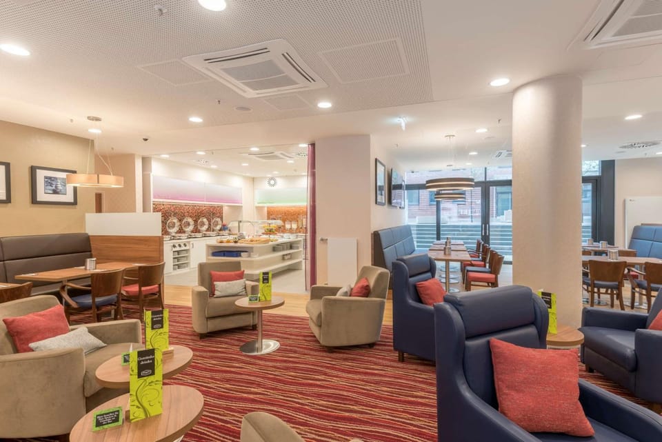 Shared lounge/TV area