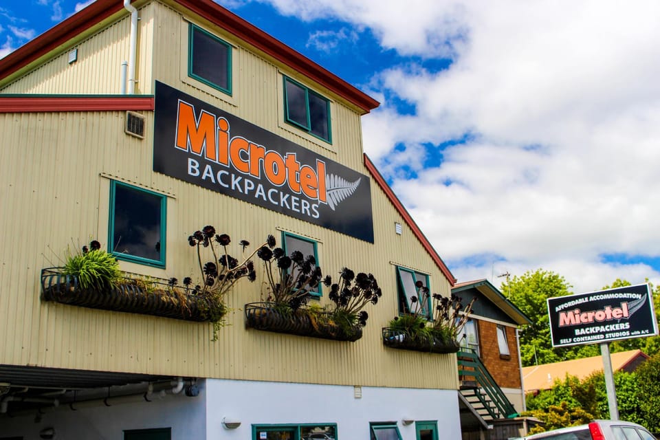 Microtel Backpackers Hostel in Hamilton