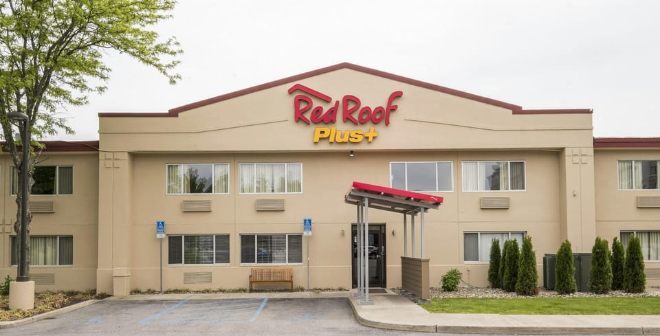 Red Roof PLUS+ Poughkeepsie Hotel in Spackenkill