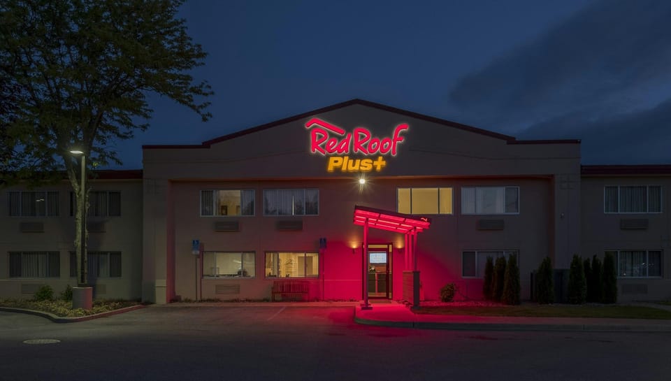 Red Roof PLUS+ Poughkeepsie Hotel in Spackenkill