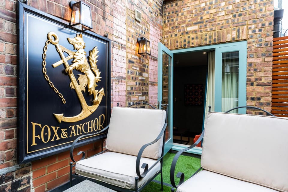 Fox and Anchor Hotel in London Borough of Islington