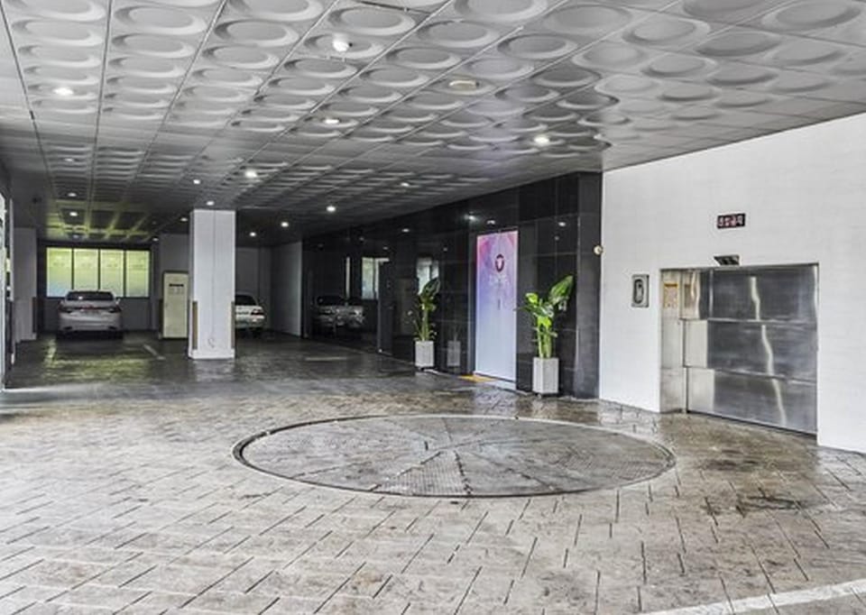 Parking lot