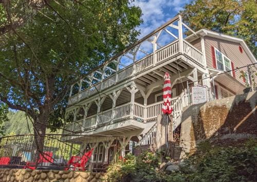 Carriage House Inn Inn in Sierra Nevada