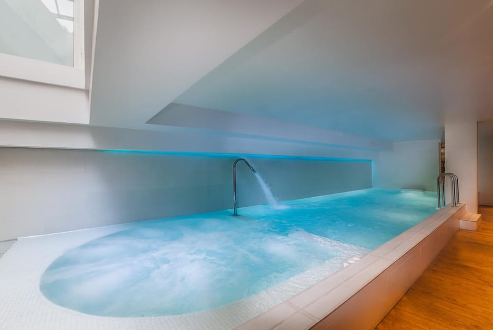 Hot tub