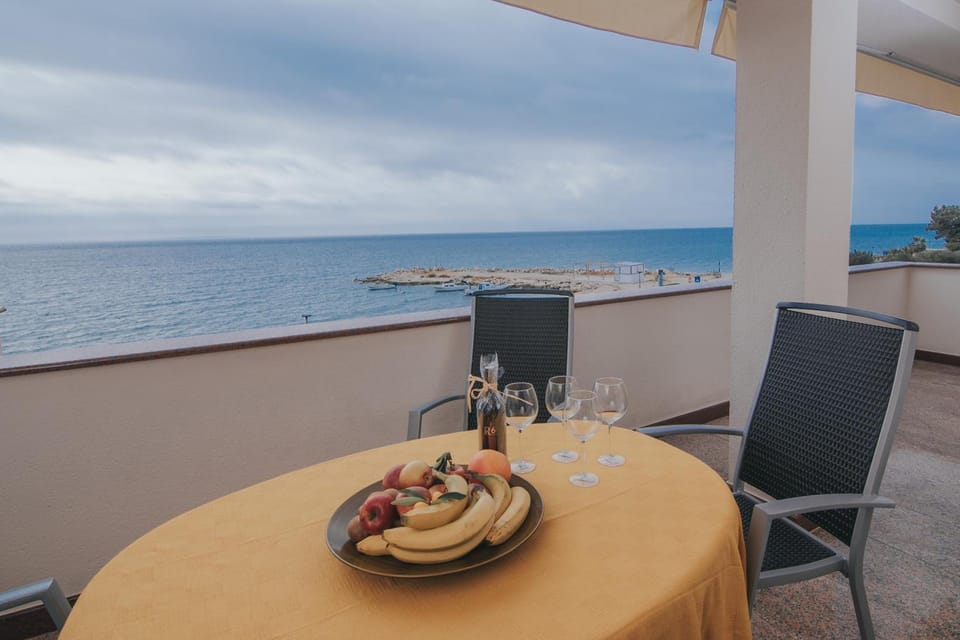 Beachfront Apartments Tolo with Pool Hotel in Novalja
