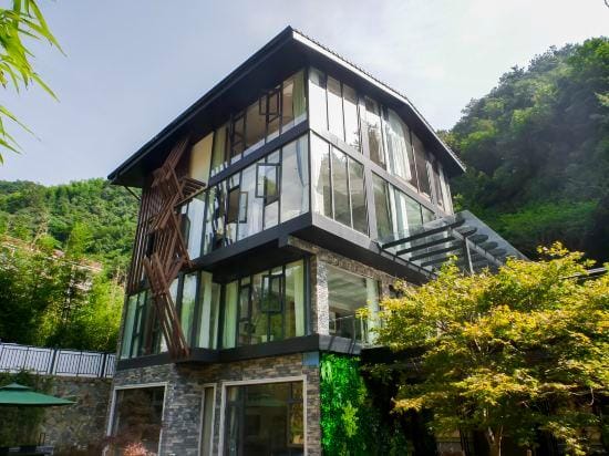 We•Valley Hotel in Hangzhou