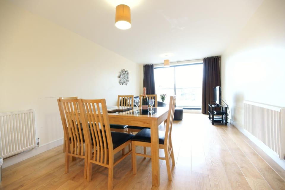 Lodge Drive Apartments Apartment hotel in London