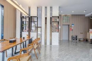 Qingteng Yisu (Yuyao Yintai City) Hotel in Zhejiang