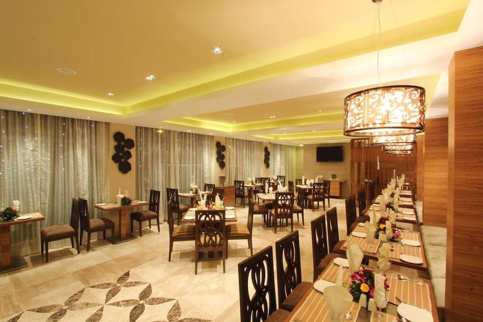 Hotel Riverview Hotel in Ahmedabad
