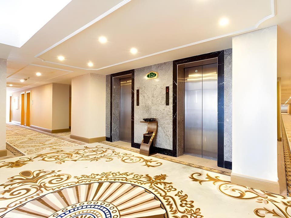 Vienna Hotel Chengdu Taikoo Li Chunxi Road Pedestrian Street Hotel in Chengdu