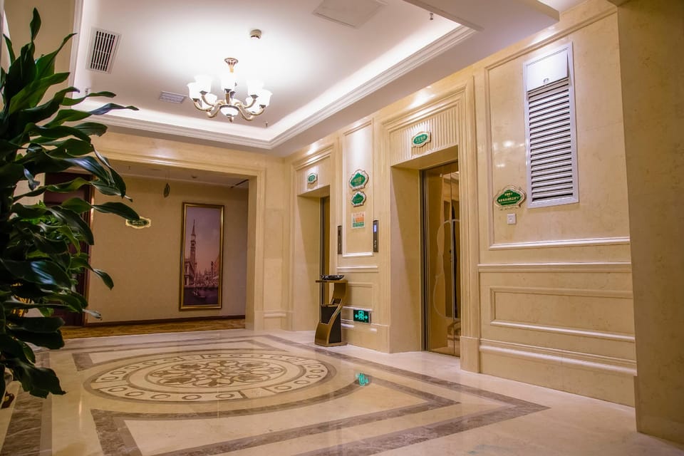 Vienna Hotel Xuzhou Yunlong District Tongshan Road Metro Station Hotel in Jiangsu