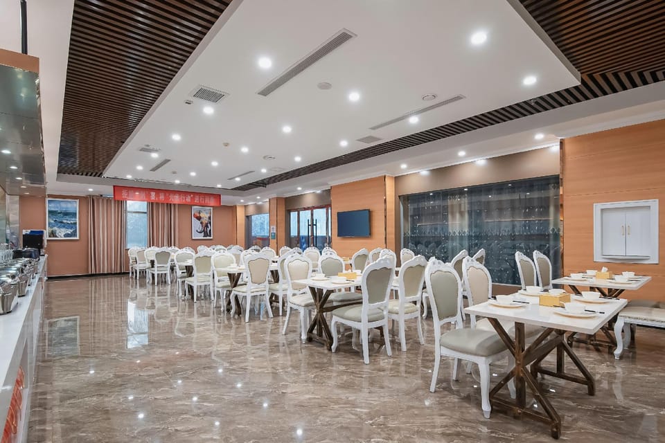 Vienna Hotel Shandong Zaozhuang Tengzhou Railway Station Hotel in Jiangsu