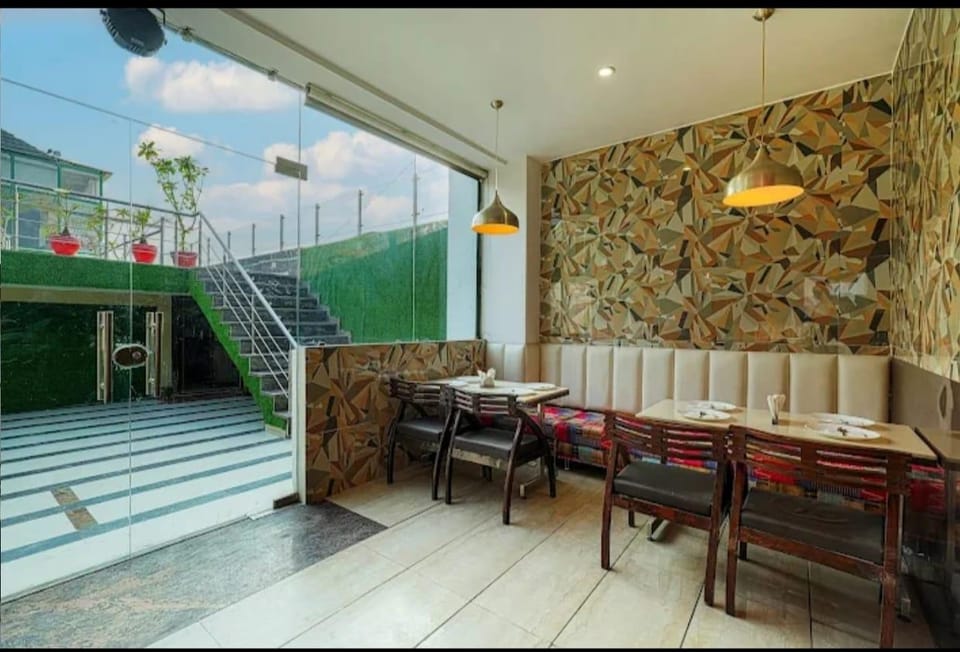 Sallow Royal Suites by Dew Drop Hotel in Punjab, India
