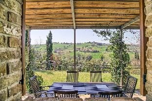 Totally private fenced villa with swimming pool ideal for families - Pet friendly Hotel in Umbria