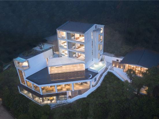 Sunyee plus Hotel in China
