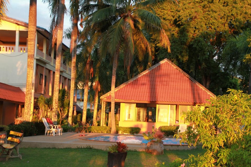 Jinta Hotel Nathon Beach Hotel in Ko Samui