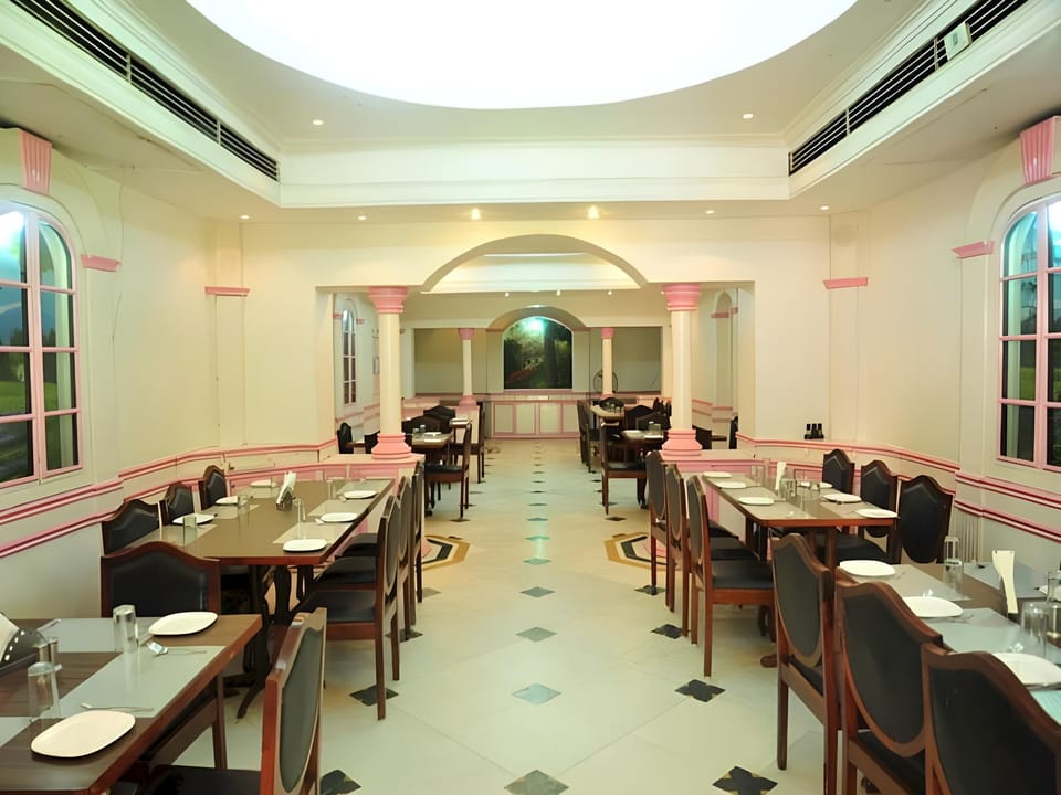 Hotel Siddhartha Palace Hotel in Ahmedabad