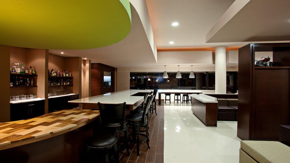 Bar/lounge