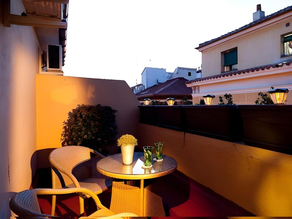 Hostal THC Tirso de Molina Hostel in Centro