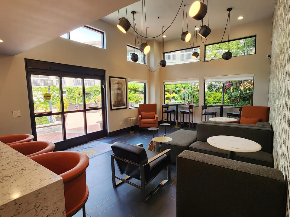 La Quinta Inn & Suites by Wyndham San Francisco Airport West Hotel in Millbrae