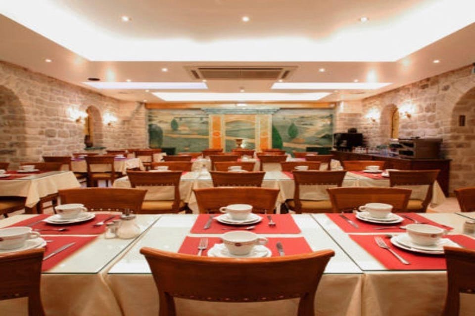 Hotel Touring Hotel in Paris