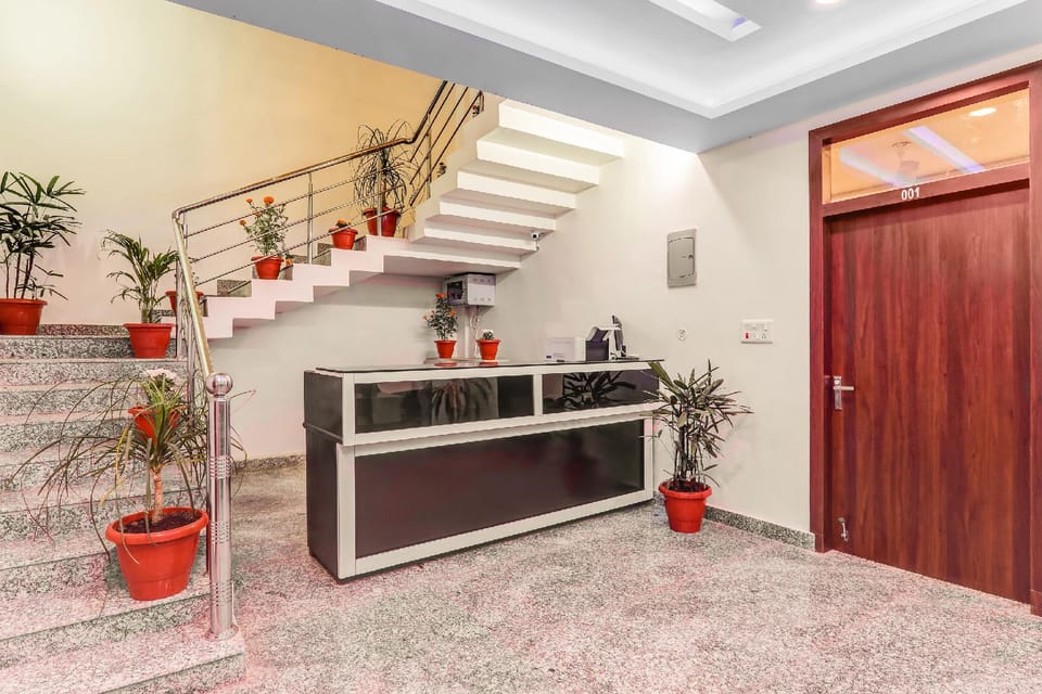 Super Collection O Yamuna Palace Near Gomti Riverfront Park Hotel in Lucknow