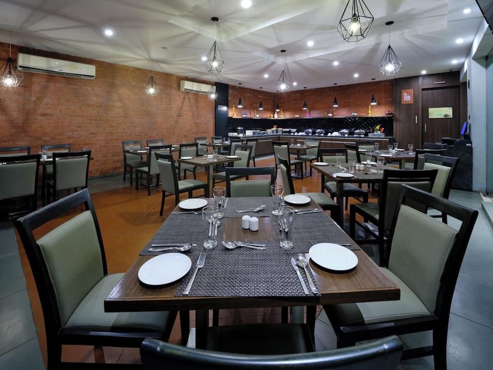 Pride Biznotel Manjusar Hotel in Gujarat