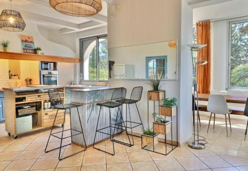 Domaine du Peymian-Villa Art Deco Hotel in La Ciotat