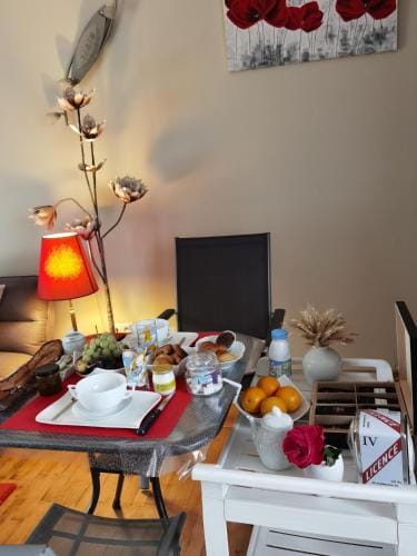LES PINGOUINS DE LA MARNE Hotel in Île-de-France