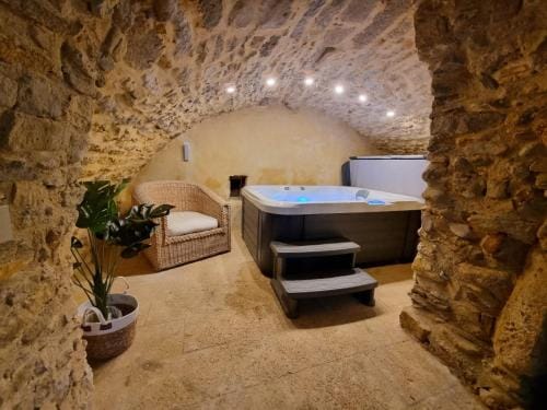 UZES COTE VILLAGE - Chambre d'hotes Hotel in Provence-Alpes-Côte d'Azur