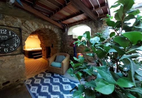 UZES COTE VILLAGE - Chambre d'hotes Hotel in Provence-Alpes-Côte d'Azur