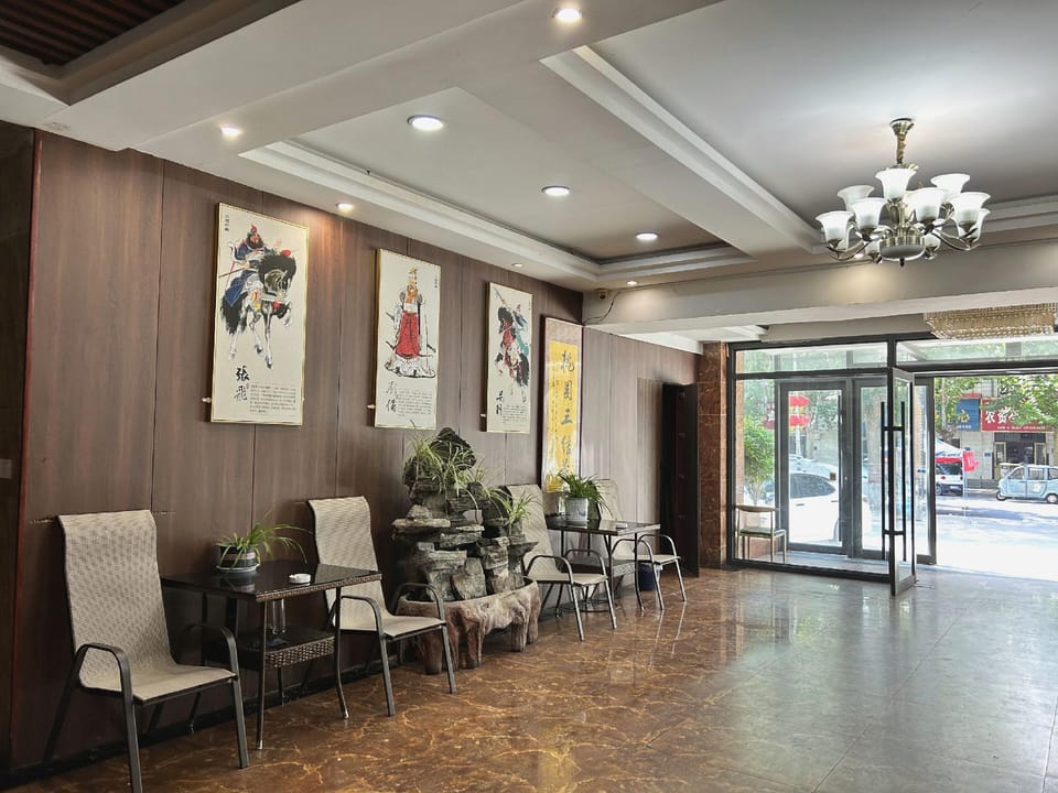 Taoyuan Grand Hotel (Guantao Bus Station No. 1 High School) Hotel in China