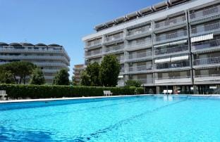Beautiful apartment for 7 people with pool Hotel in Porto Santa Margherita
