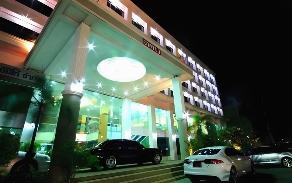 River Hotel The Budget Hotel in Thailand